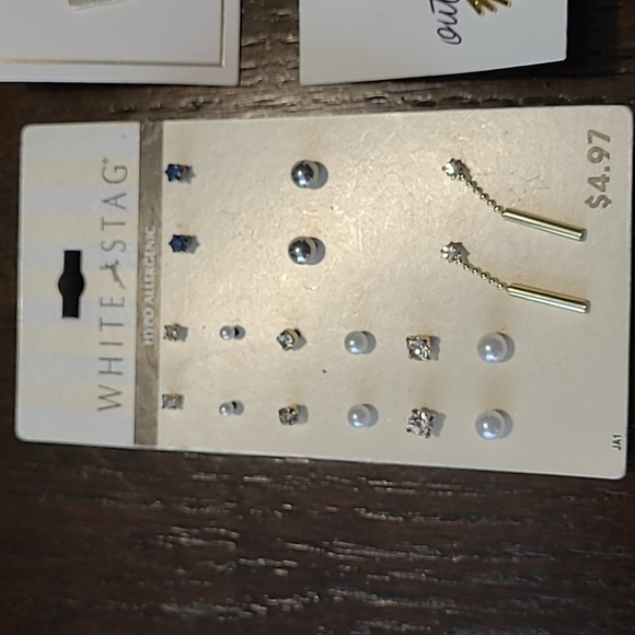 Earring Bundle New with tags Lot of earrings silver tone and gold tone collectio - Picture 2 of 7